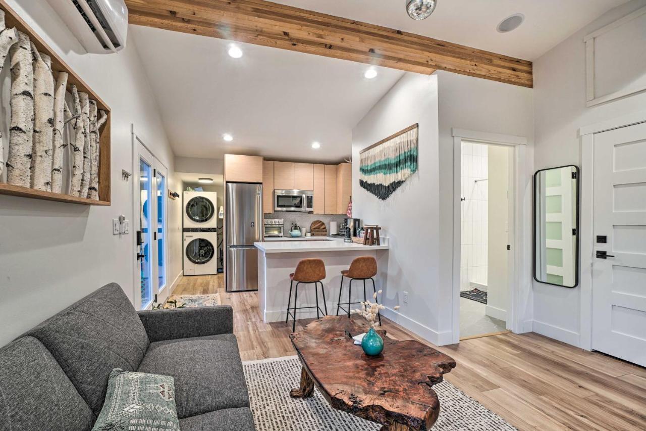 Cozy Flagstaff Studio With Patio - Near Dtwn! Bagian luar foto