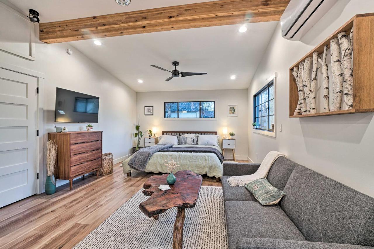 Cozy Flagstaff Studio With Patio - Near Dtwn! Bagian luar foto