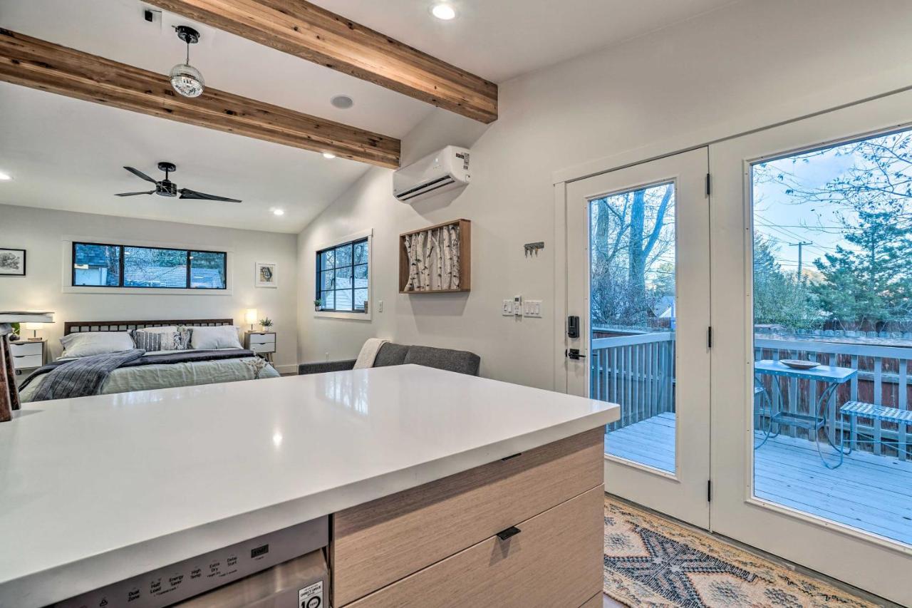 Cozy Flagstaff Studio With Patio - Near Dtwn! Bagian luar foto
